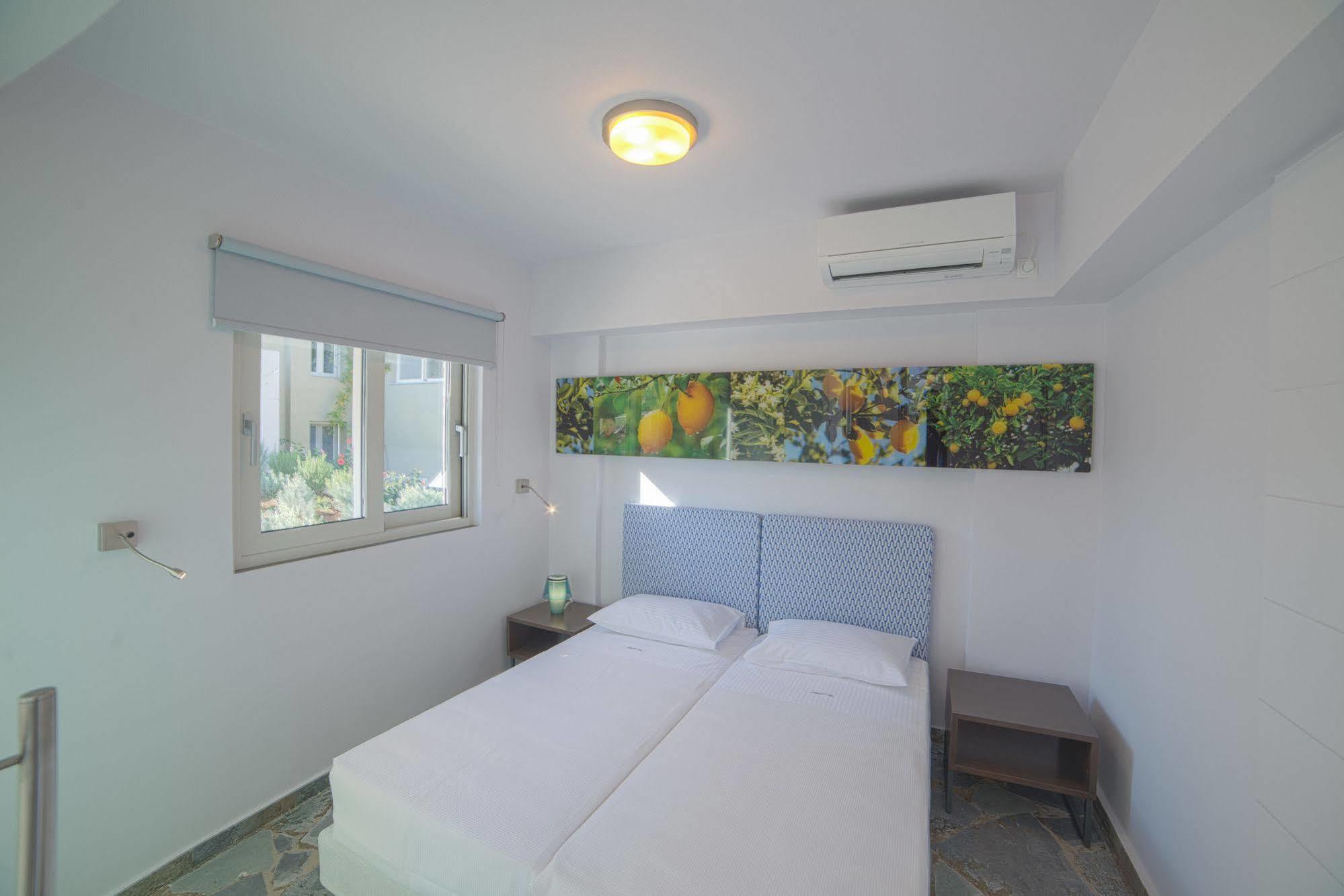 Aparthotel Lavender Cove à Kórfos Extérieur photo